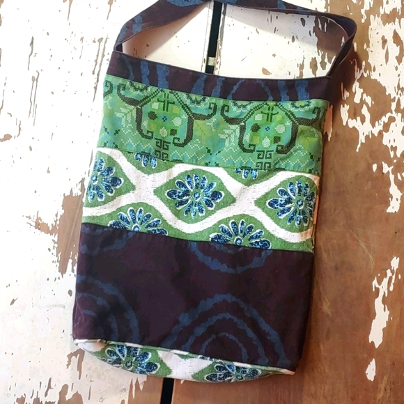 Yogic Nature Structured Cotton Bucket Crossbody - Picture 3 of 16